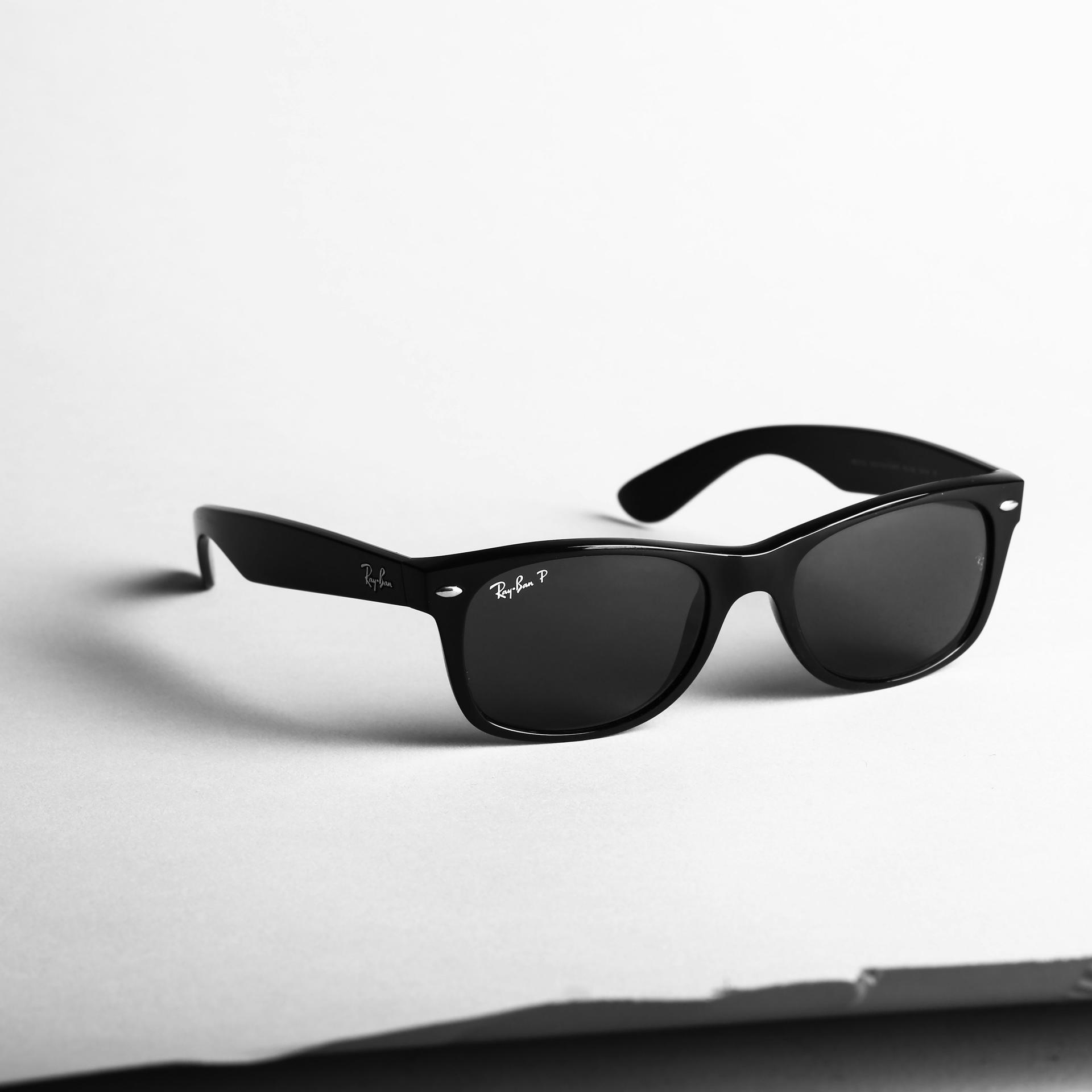 Ray-Ban Classic Black Wayfarer Sunglasses - Timeless Cool in Every Glance