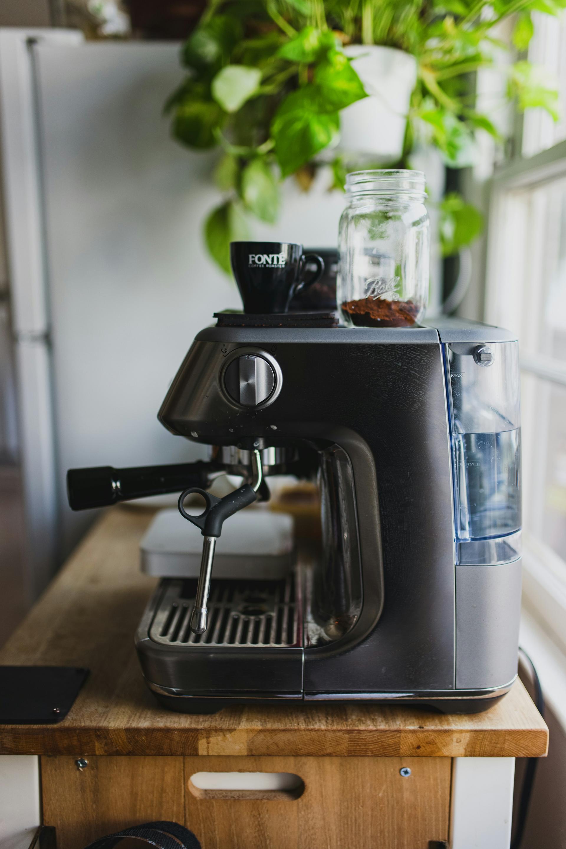 Revolutionize Your Morning Routine with Our Advanced Coffee Maker